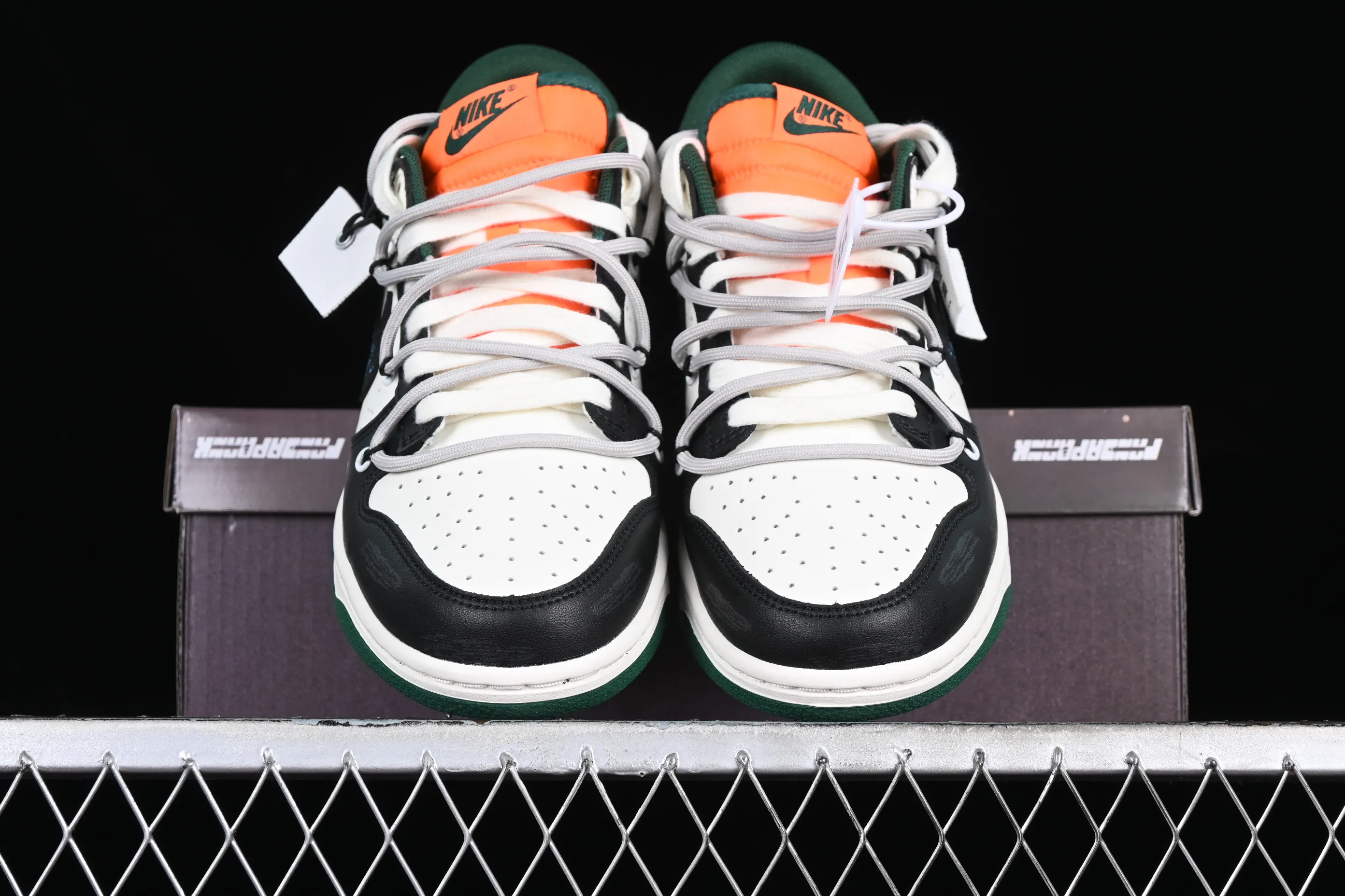 All Categories Nk SB Dunk Series Nk SB Dunk Low Low-top sneakers CS version Nk Dunk Low "Miami Hurricanes" Space Exploration Star Trek Customized version of deconstructed straps retro distressed low-top sneakers DD1391-300